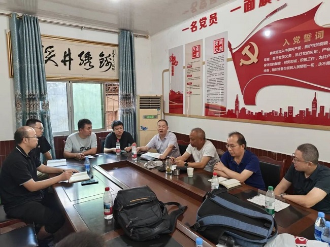 公司領(lǐng)導(dǎo)到S502宣漢縣金埡至萬源市井溪段公路工程勘察設(shè)計項目調(diào)研指導(dǎo)